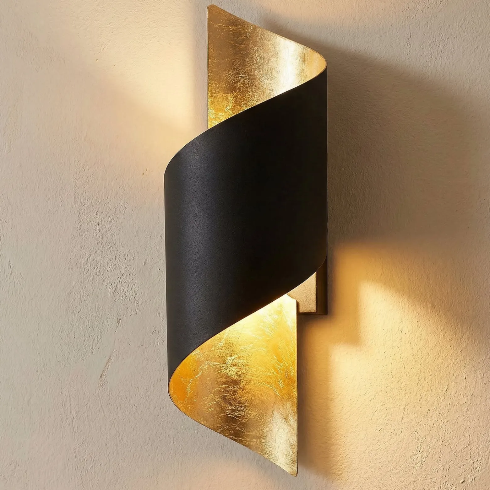 Lindby seinävalaisin Desirio, musta/kulta, 35cm, metallia