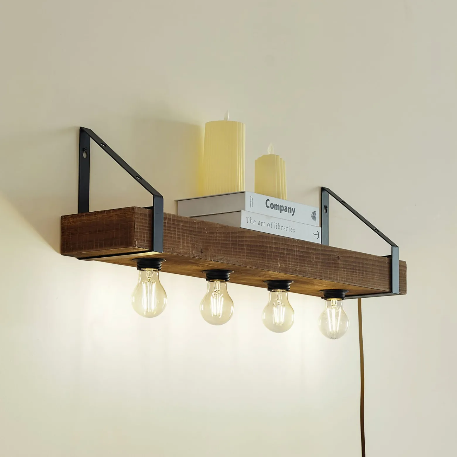 Lindby seinävalaisin Vatana, puu, pistoke, USB-portti, 80 cm