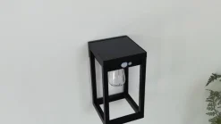 Lindby Smart LED-aurinkoseinävalaisin Enea, anturi, CCT, RGB, Tuya