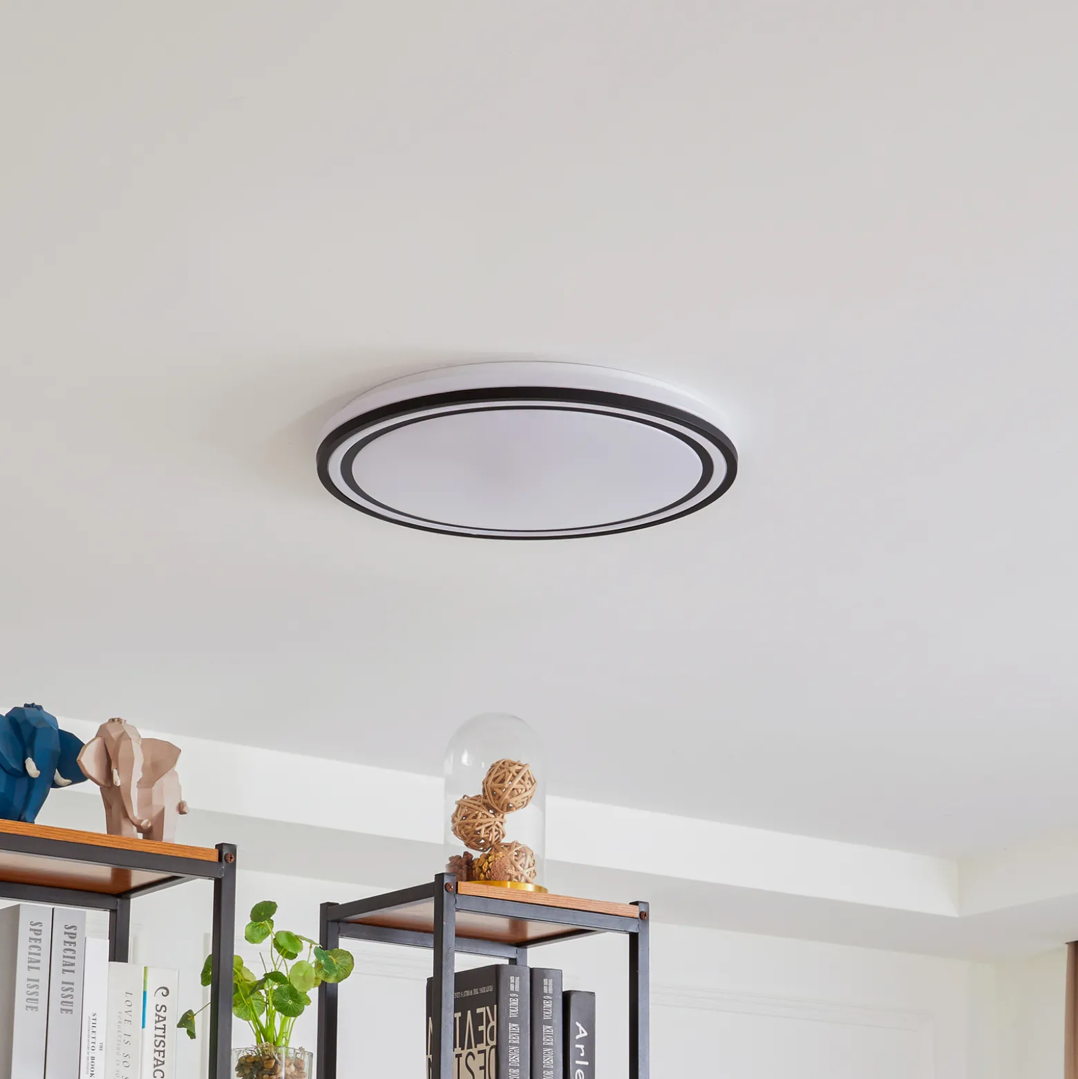 Lindby Smart LED-kattovalaisin Arvada, RGBIC, korkeus 7 cm, Tuya