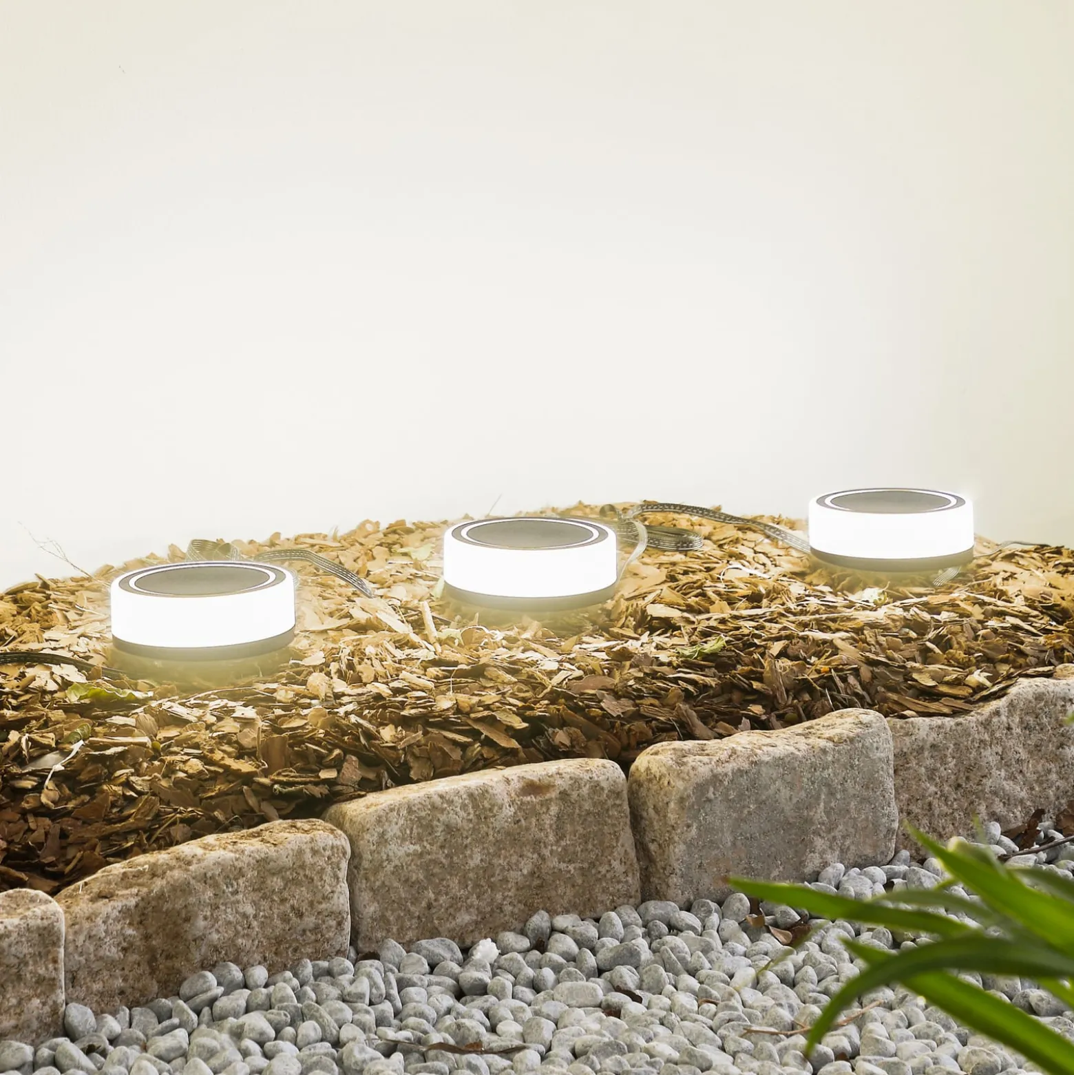Lindby Smart LED maapiikkivalo Kyren, CCT, RGB, Tuya, 3 kpl
