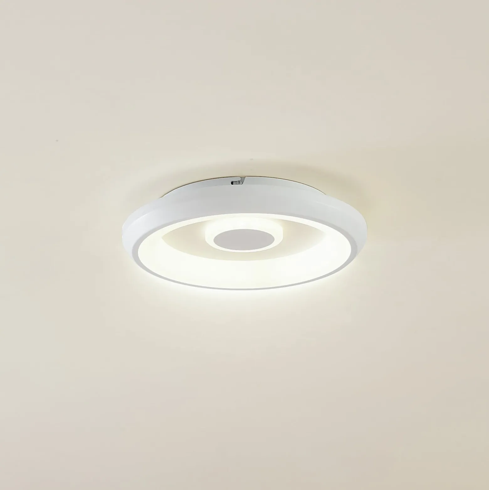 Lindby Smart Lynden LED-kattovalaisin, Ø 38cm, valkoinen, RGB, Tuya