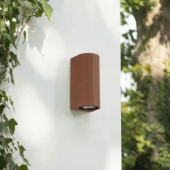 Lindby ulkoseinävalaisin Aluvo, ruoste, 16 cm, IP65, aallotettu