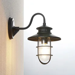 Lindby ulkoseinävalaisin Kyan, korkeus 32 cm, musta, IP44, E27