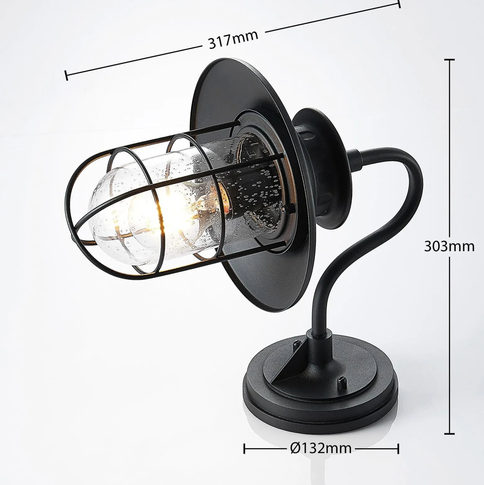 Lindby ulkoseinävalaisin Kyan, korkeus 32 cm, musta, IP44, E27