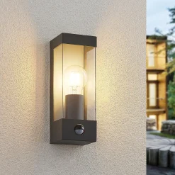 Lindby ulkoseinävalaisin Tilian, sensori, korkeus 25 cm, antrasiitti