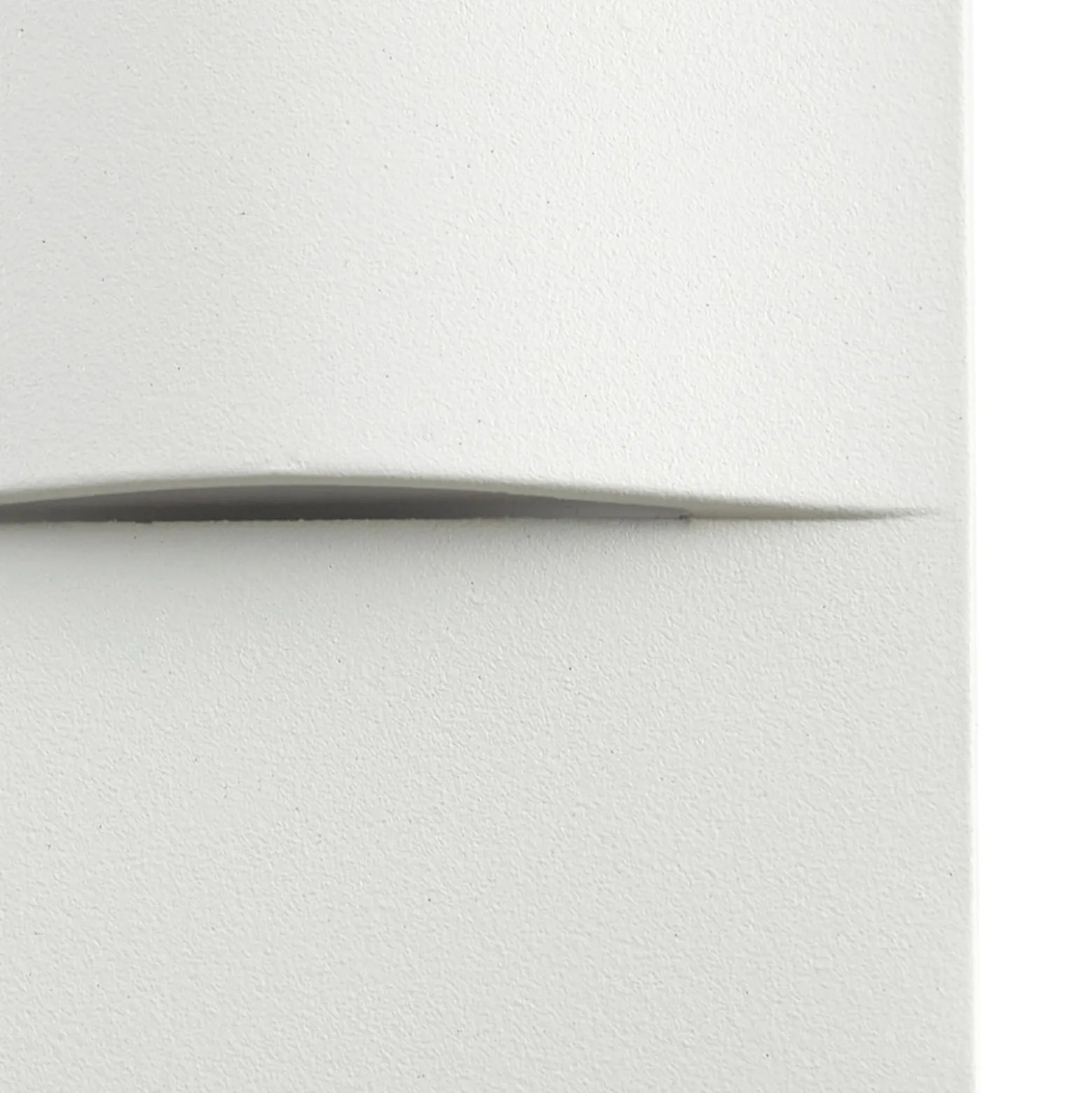 Lindby upotettava LED-seinävalaisin Alune, valkoinen, kaareva, 8x8cm, IP65