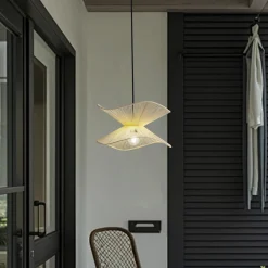 Lindby Valdorin -ulkoriippuvalaisin, beige, puuvilla, IP44