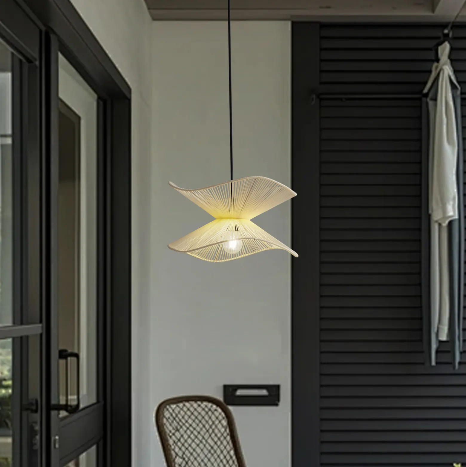 Lindby Valdorin -ulkoriippuvalaisin, beige, puuvilla, IP44