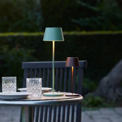 LOOM DESIGN LED-akkukäyttöinen pöytävalaisin Modi Micro, IP65, corten