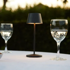 LOOM DESIGN LED-akkukäyttöinen pöytävalaisin Modi Micro, IP65, musta