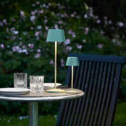 LOOM DESIGN LED-akkukäyttöinen pöytävalaisin Modi Micro, IP65, vihreä
