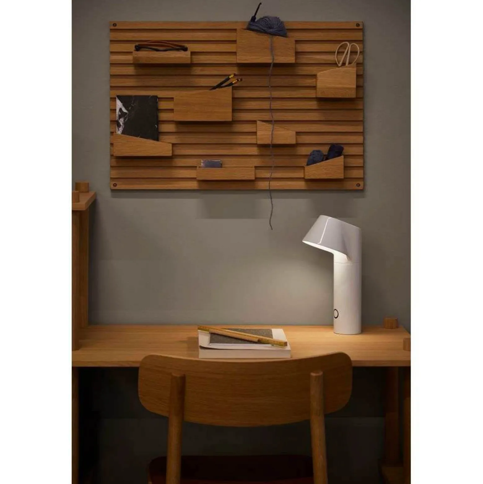 LOOM DESIGN LED-akkukäyttöinen pöytävalaisin Willow, valkoinen, alumiini, IP54