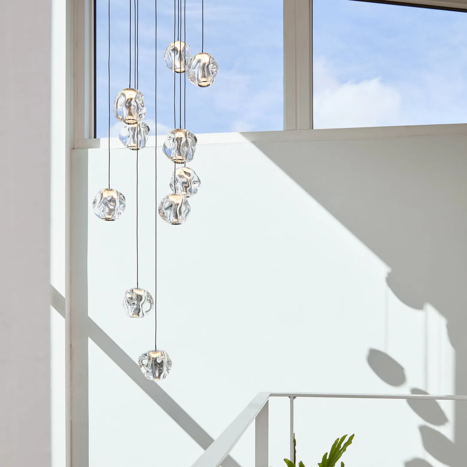 LOOM DESIGN LED-riippuvalaisin Ice Ball, kromi/kirkas 10-valo 10 valoa
