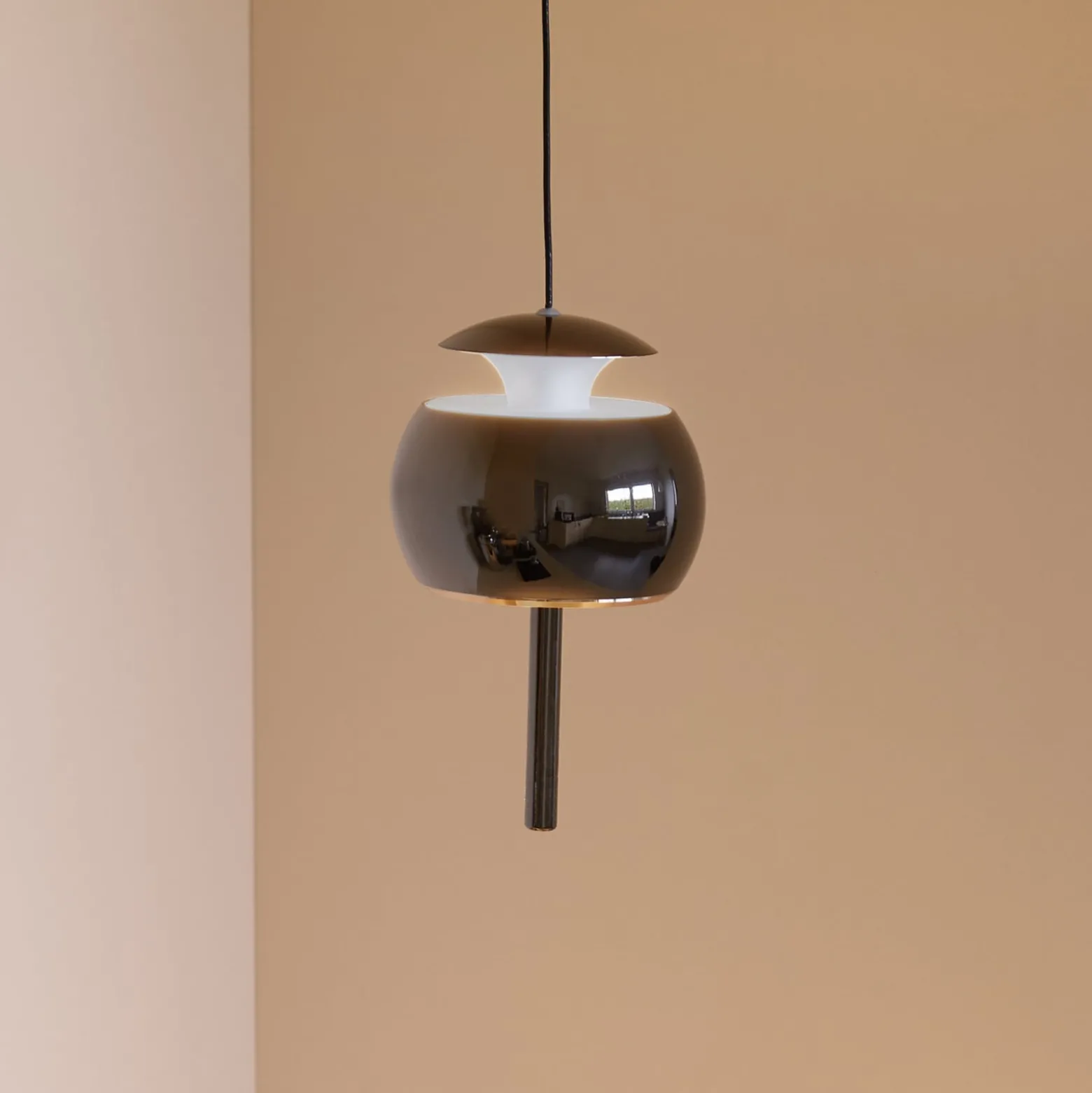 LOOM DESIGN LED-riippuvalaisin Parachute, musta Ø 9,6 cm alumiini