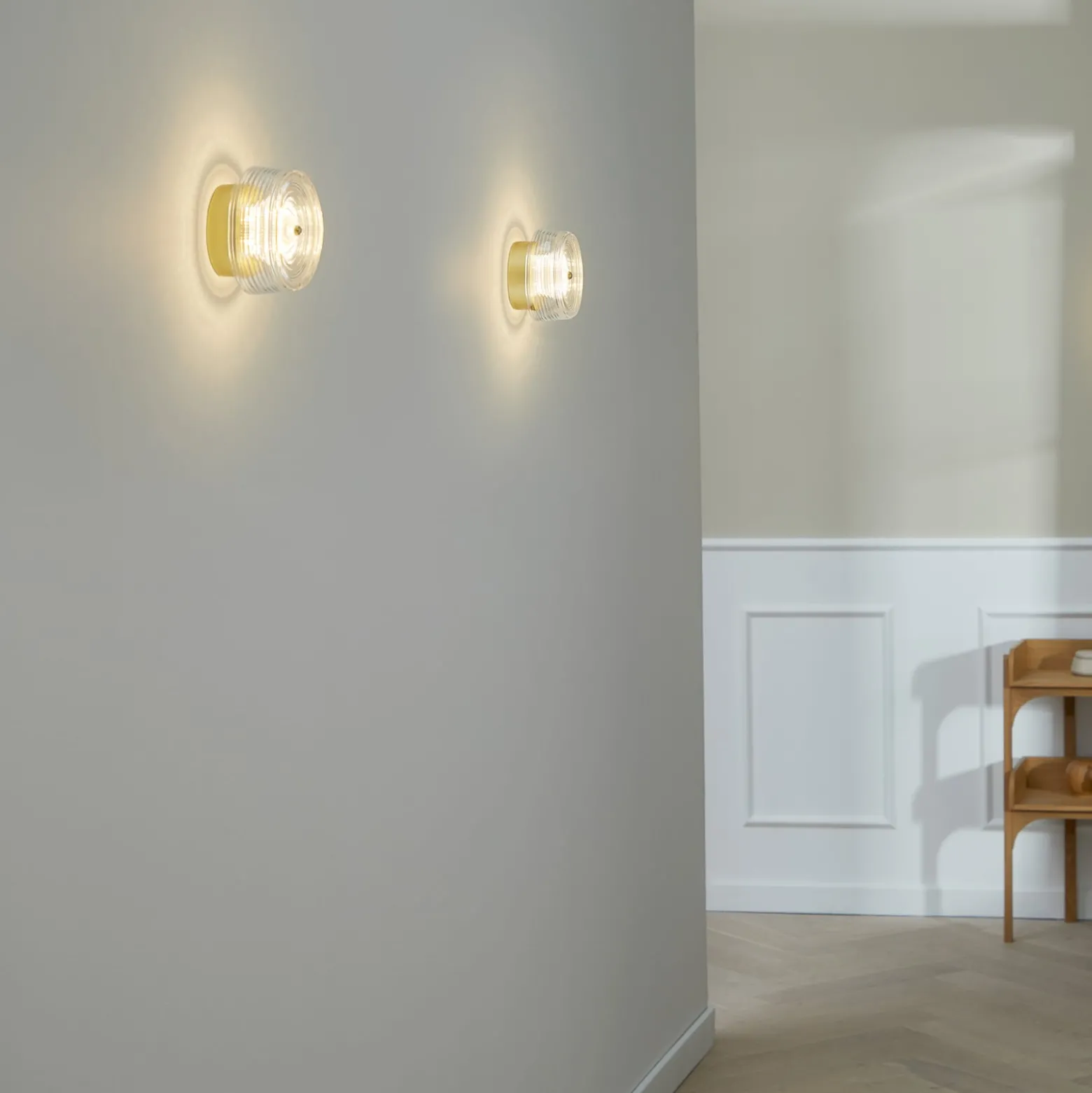 LOOM DESIGN LED-seinävalaisin Glow kultainen/kirkas Ø 16 cm akryyli