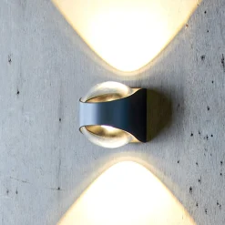 LOOM DESIGN Saga ulkoseinävalaisin ylös/alas musta