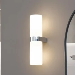 Lucande Basolo kylpyhuoneen seinävalaisin, kromi, korkeus 31.5cm, lasi, IP44