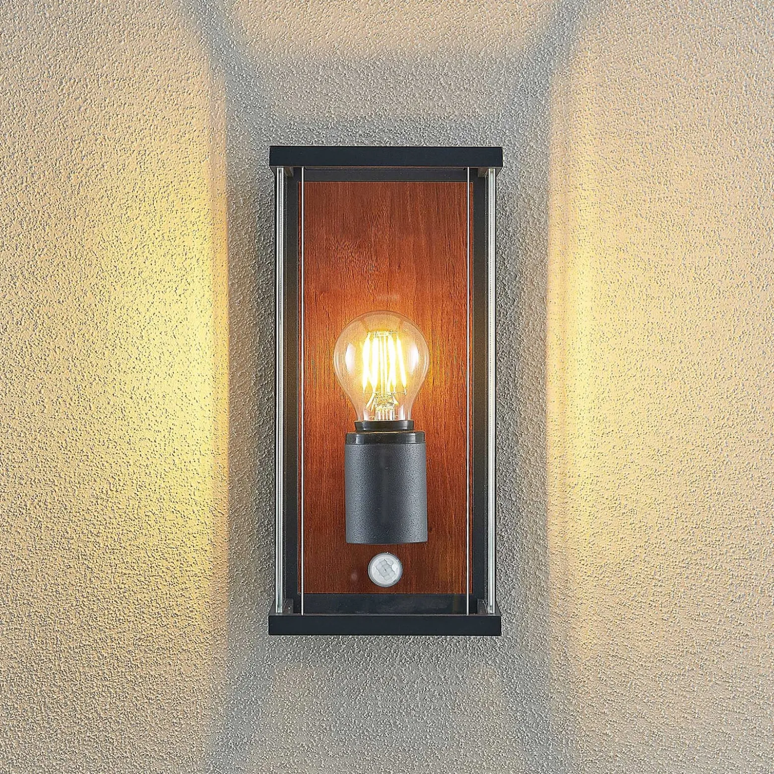 Lucande Elwin -seinälamppu, 1-lamppuinen, anturi