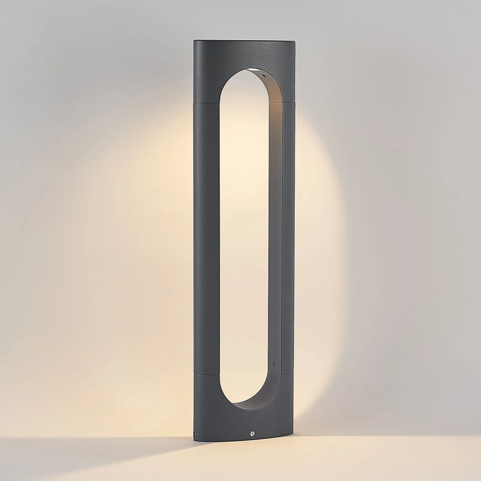 Lucande Fenti LED polkujen valaisin, 65 cm