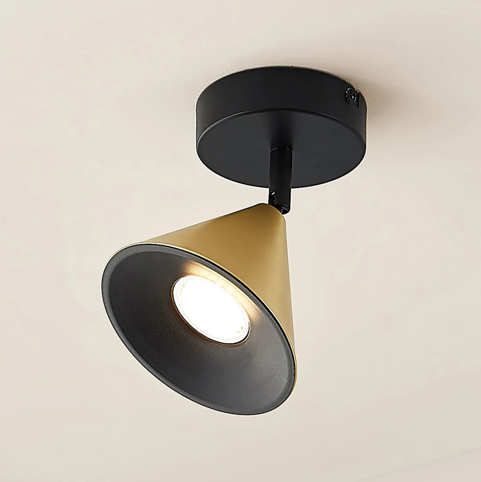 Lucande Kartio -kattovalaisin, 1-lamp., messinki