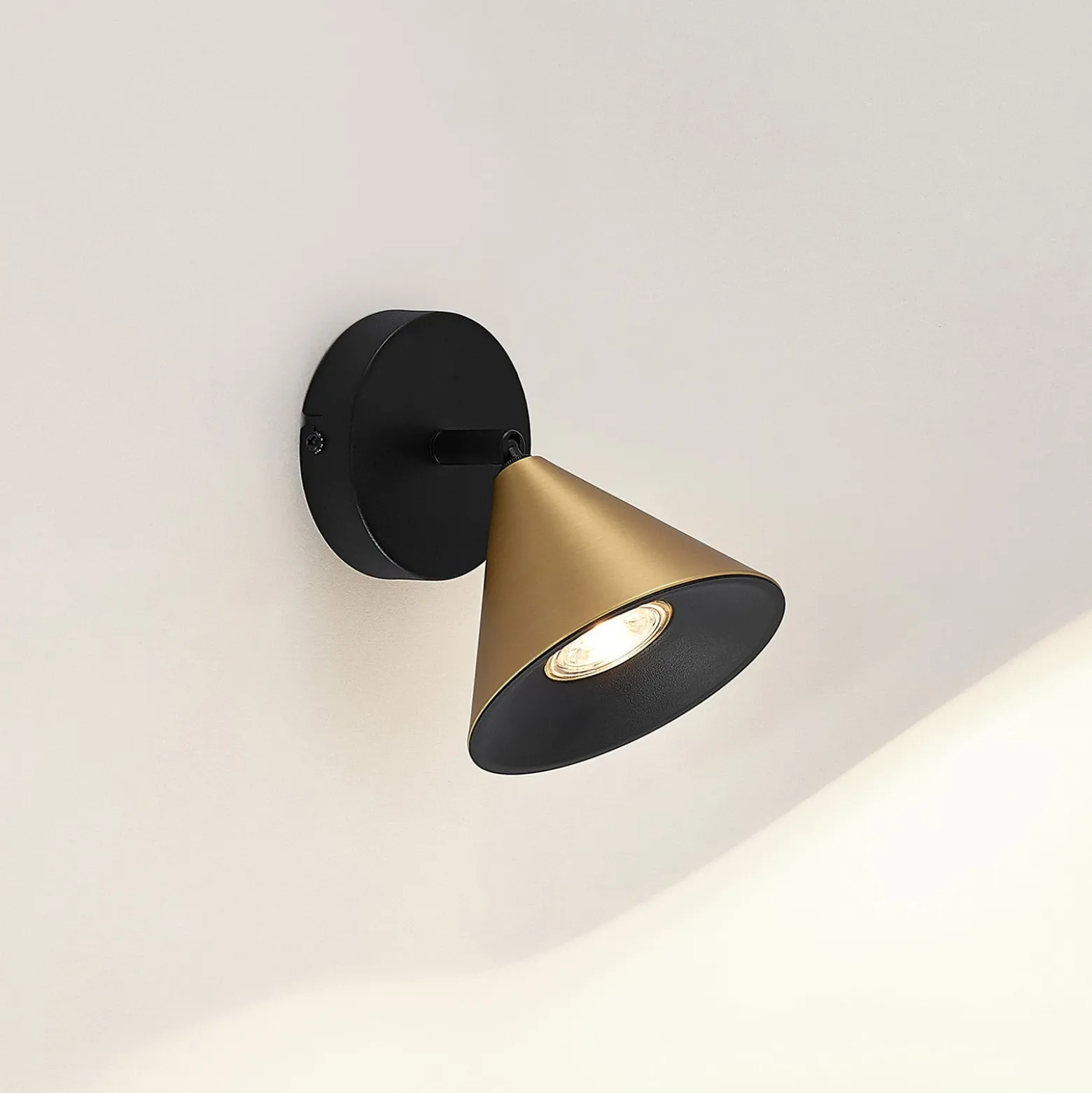 Lucande Kartio -kattovalaisin, 1-lamp., messinki