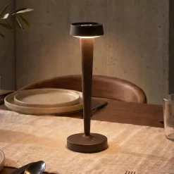 Lucande LED-akkuinen kynttilänjalka Lea, maljakko, tummanruskea, 28 cm