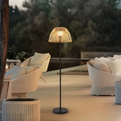 Lucande LED-aurinkolattiavalaisin Eligio, bambu, Ø 39 cm, RGB