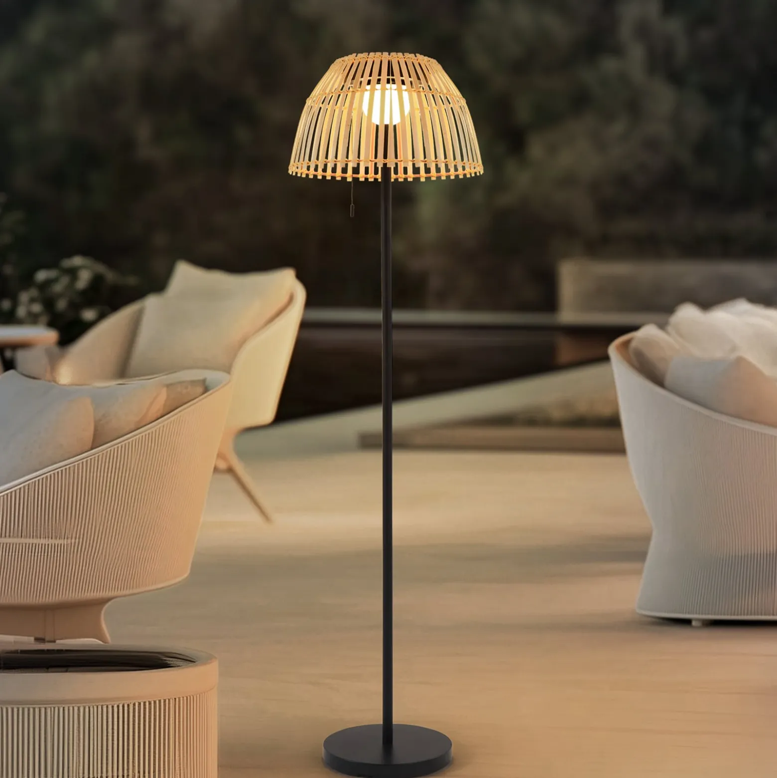 Lucande LED-aurinkolattiavalaisin Eligio, bambu, Ø 39 cm, RGB