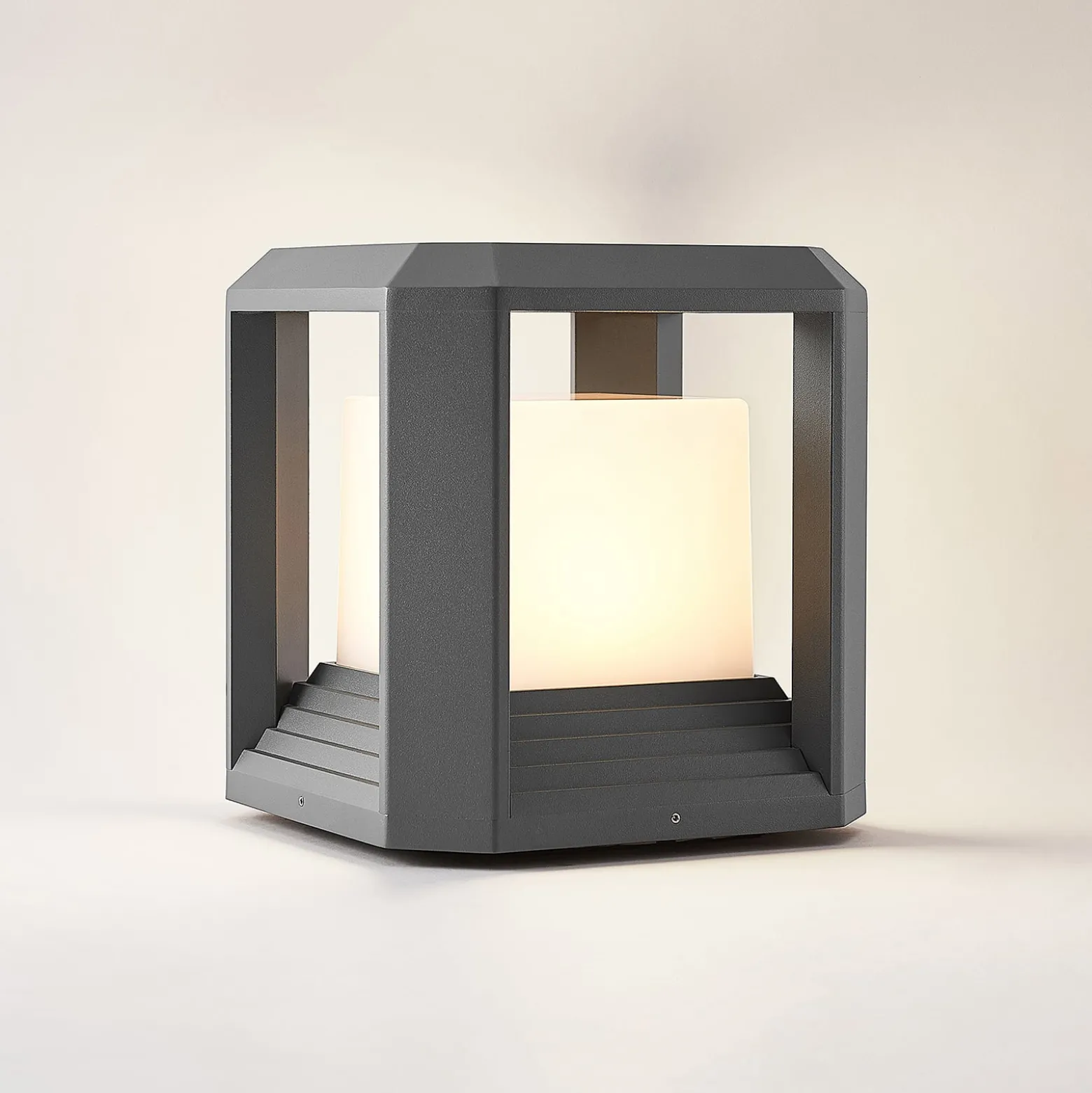 Lucande LED jalustavalaisin Serenella, antrasiitti, metalli, 27cm