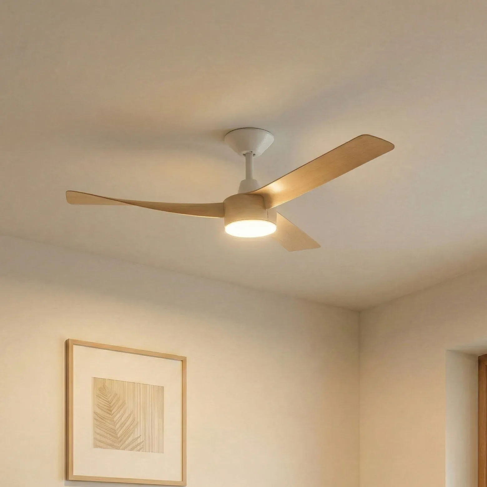 Lucande LED-kattotuuletin Airona, valkoinen/puu, DC, hiljainen, himmennettävä
