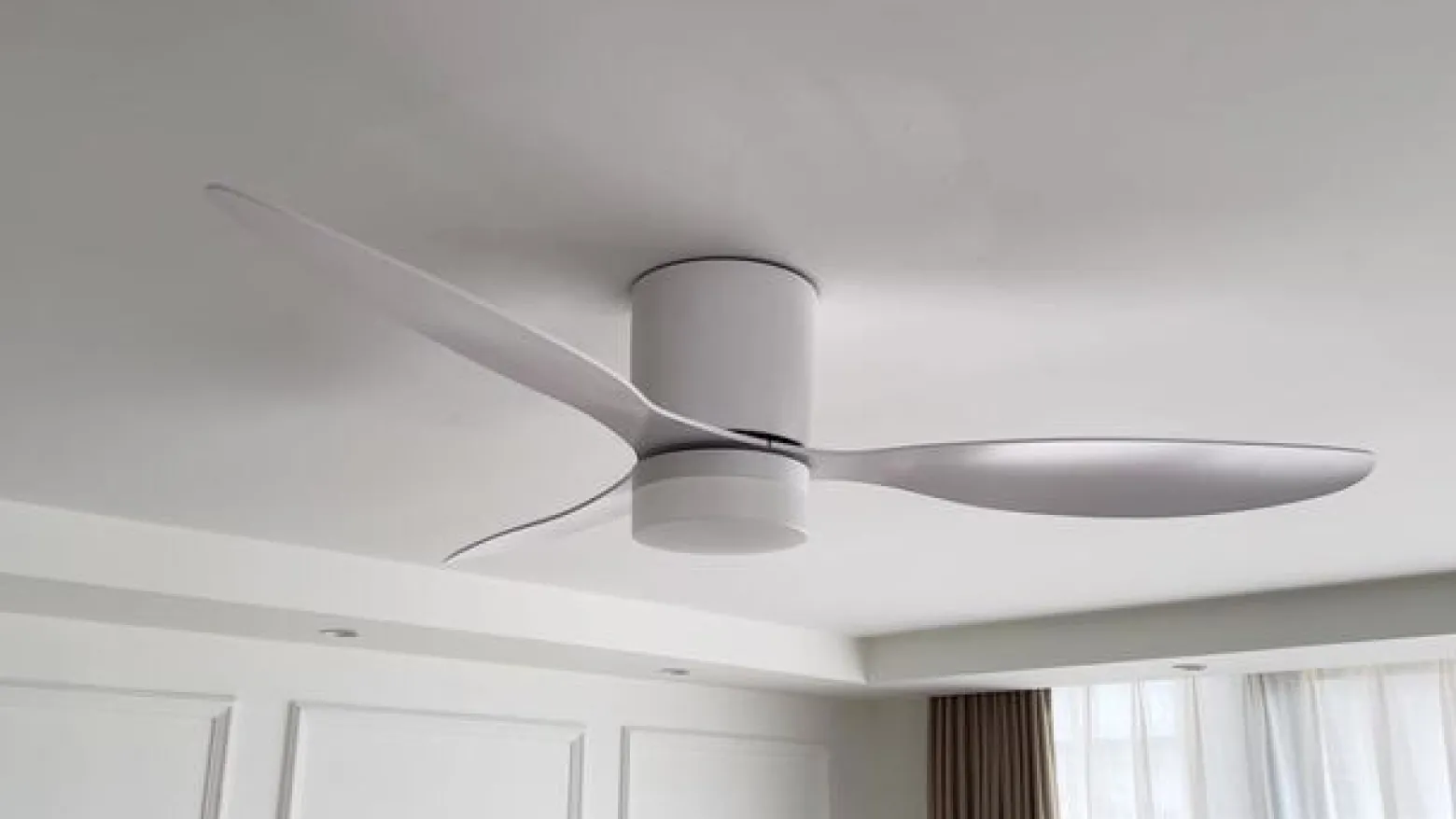 Lucande LED-kattotuuletin Kayu, valkoinen, DC, hiljainen, Ø 132 cm