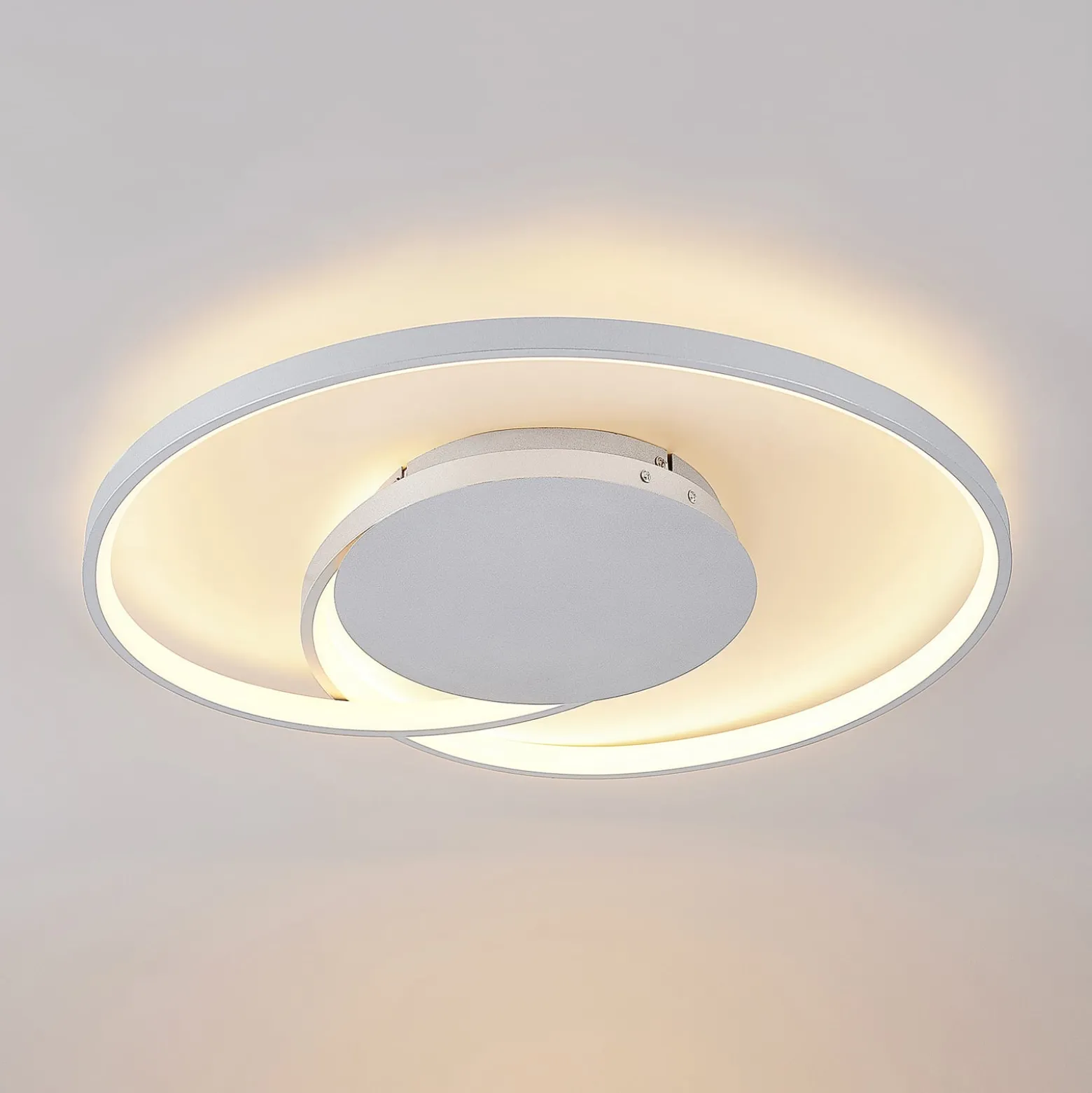 Lucande LED-kattovalaisin Enesa, 63 cm, CCT, kaukosäädin, himmennettävä