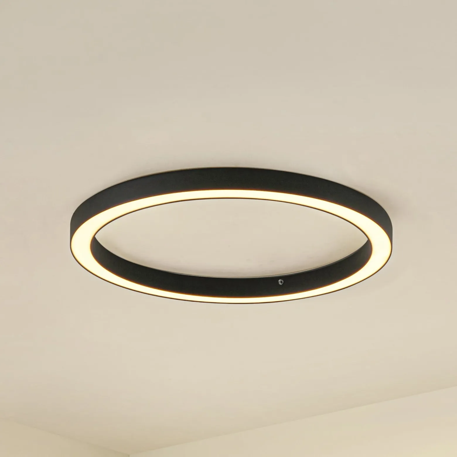 Lucande LED-kattovalaisin Neor, musta, Ø 60 cm, CCT, himmennettävä