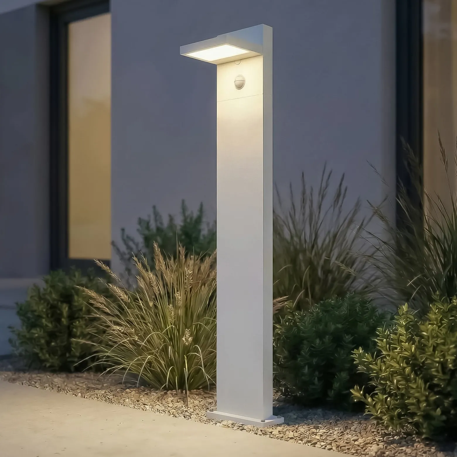 Lucande LED-pylväsvalaisin Silvan, valkoinen, 100 cm, liiketunnistin, IP54