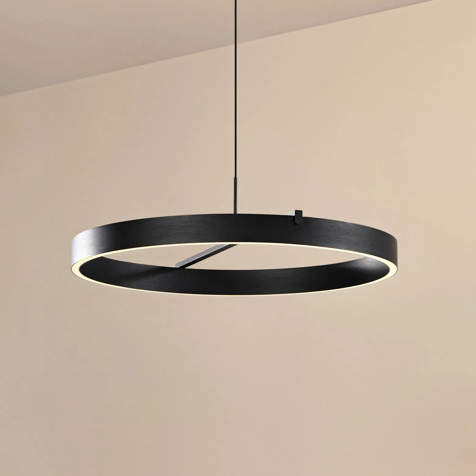 Lucande LED-riippuvalaisin Rovan, Ø 60 cm, musta, CCT, himmennettävä