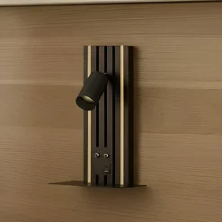 Lucande LED-seinävalaisin Tiron, korkeus 35 cm, tammi, USB