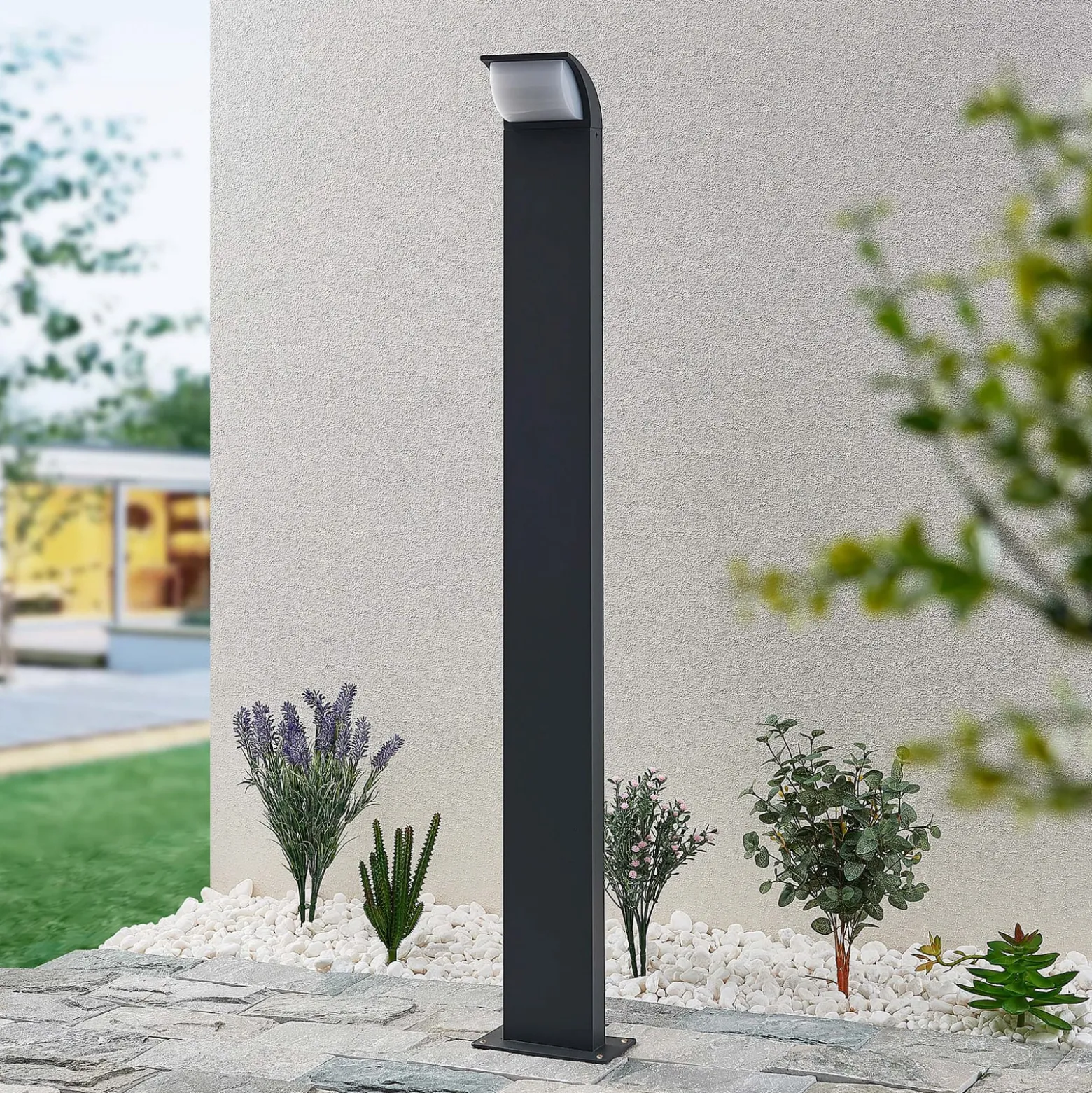 Lucande LED-tievalaisin Tinna, 100 cm, antrasiitti, IP65