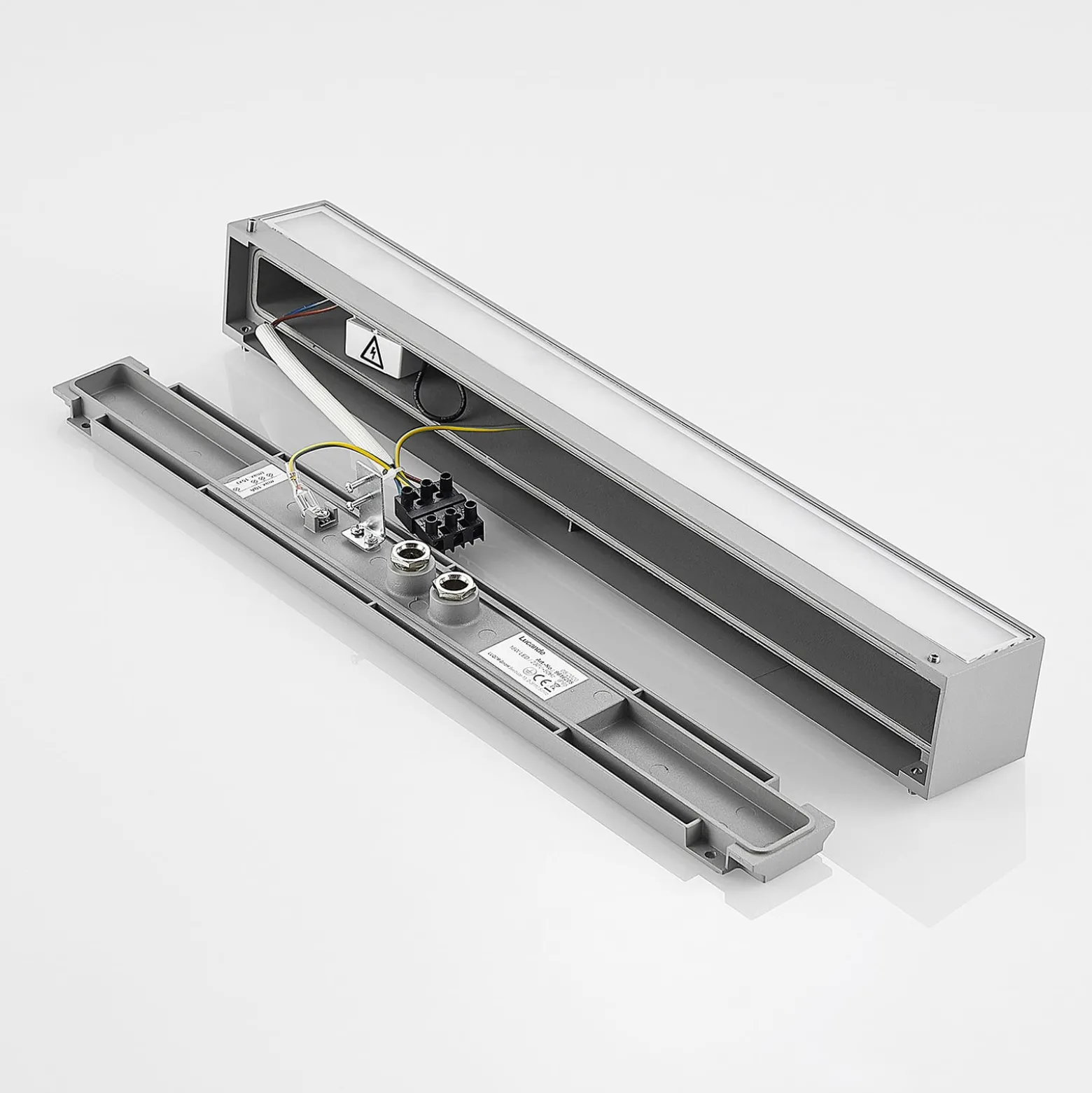 Lucande LED-ulkoseinälamppu Lengo, 50 cm, hopea, alas, 3 000 K