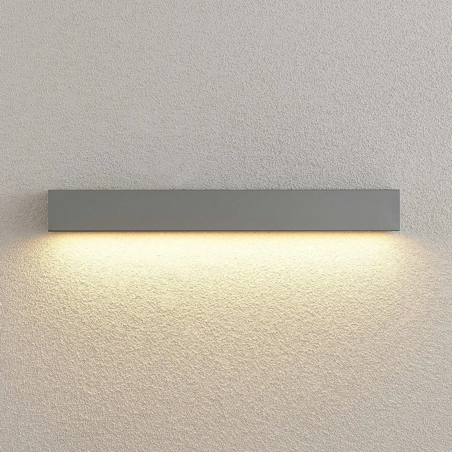 Lucande LED-ulkoseinälamppu Lengo, 50 cm, hopea, alas, 3 000 K