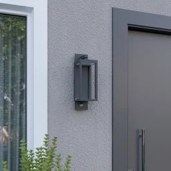 Lucande LED-ulkoseinävalaisin Ferdinand, anturi, tummanharmaa