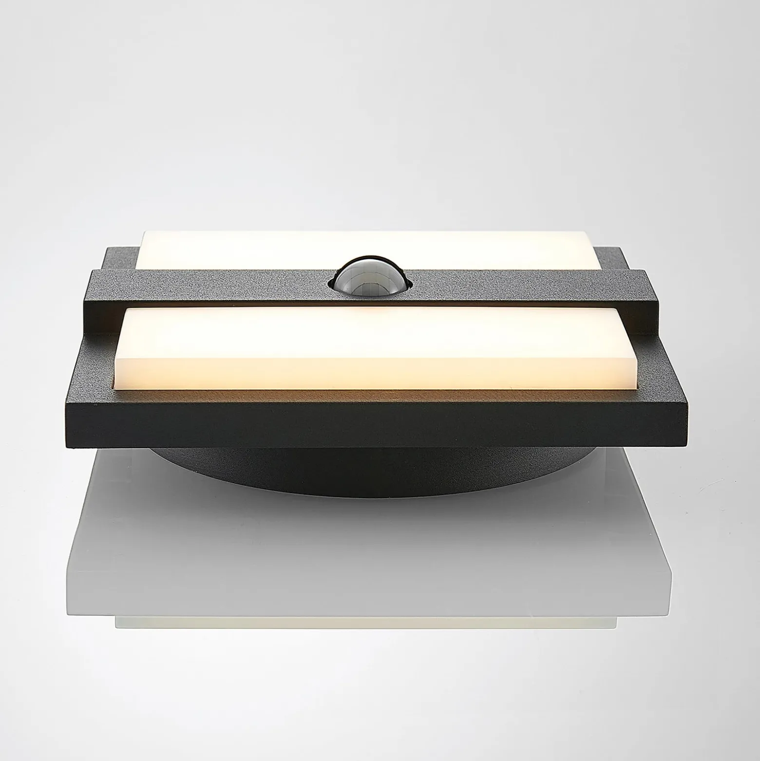 Lucande LED-ulkoseinävalaisin Gylfi, 20 cm, musta, anturi