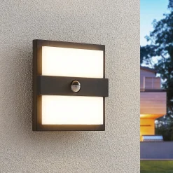 Lucande LED-ulkoseinävalaisin Gylfi, 20 cm, musta, anturi