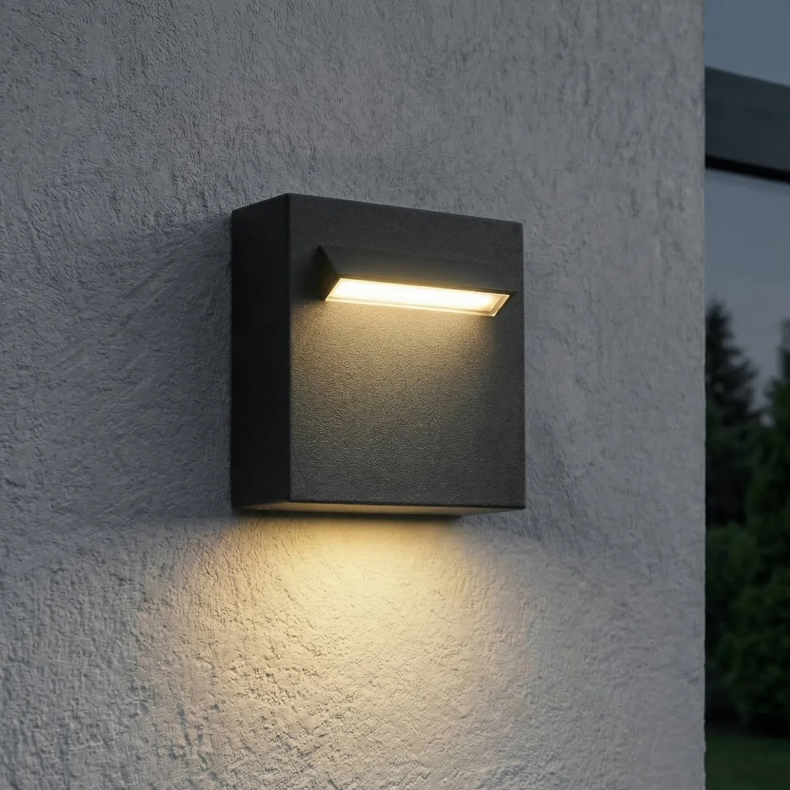 Lucande LED-ulkoseinävalaisin Joril, 9,4 cm, musta, IP65