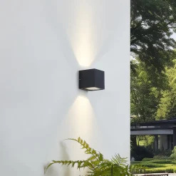 Lucande LED-ulkoseinävalaisin Merjem, 10 cm, ylös/alas, IP54