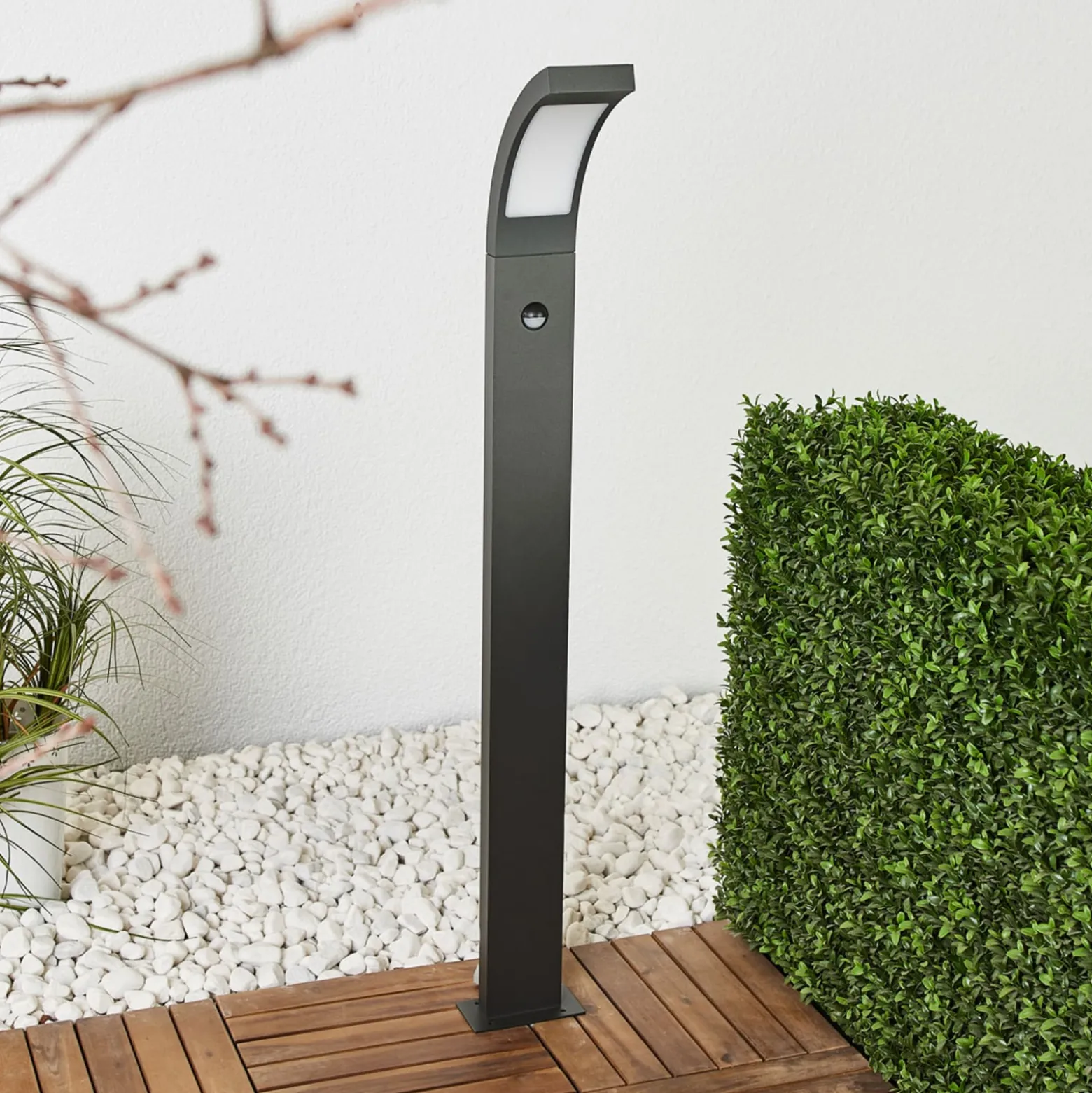 Lucande LED-valaisin Juvia, 100 cm, liiketunnistin, IP54