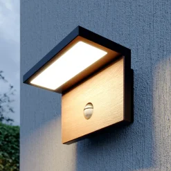 Lucande Lignus -LED-ulkoseinävalo, liiketunnistin