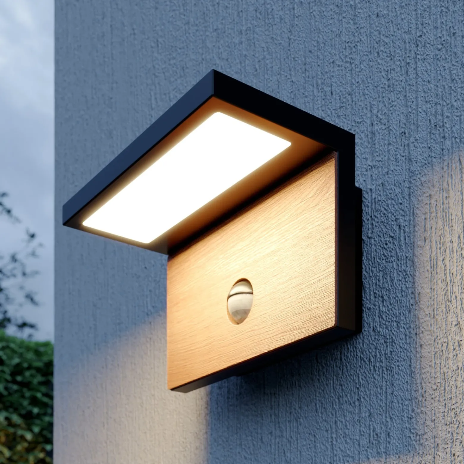 Lucande Lignus -LED-ulkoseinävalo, liiketunnistin