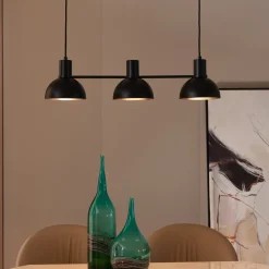 Lucande Mostrid riippuvalaisin, musta, kolmivaloisena