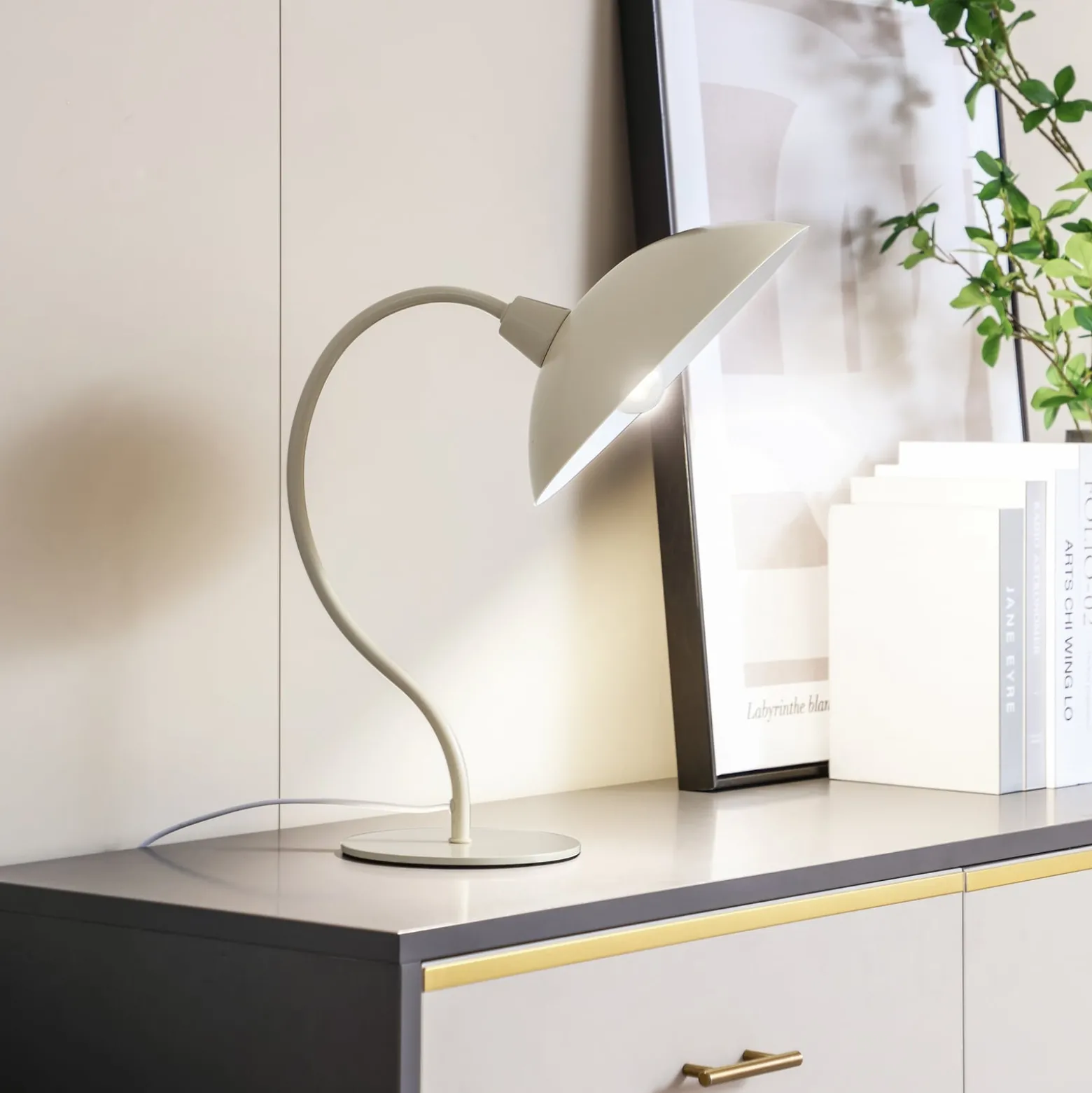 Lucande pöytävalaisin Arvadon, beige, metalli, 42,75 cm korkea